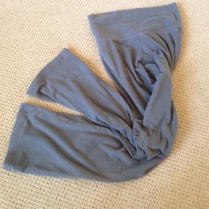 Gray roll waist yoga/sweatpants. Excellent cond.