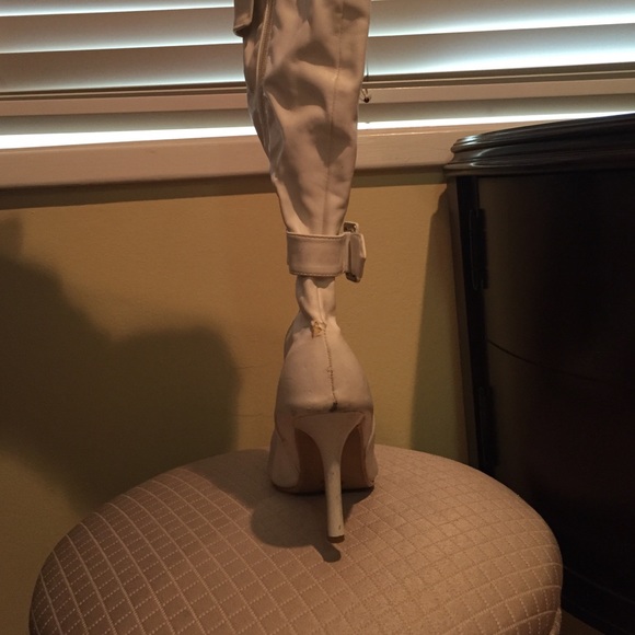 Parson brand (fades at the bottom) white boots - Picture 2 of 3