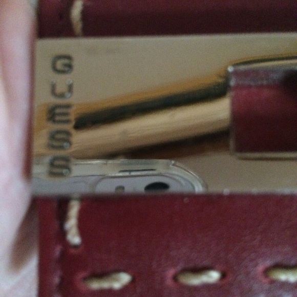 Guess handbag, great shape small in size πππ - Picture 2 of 4