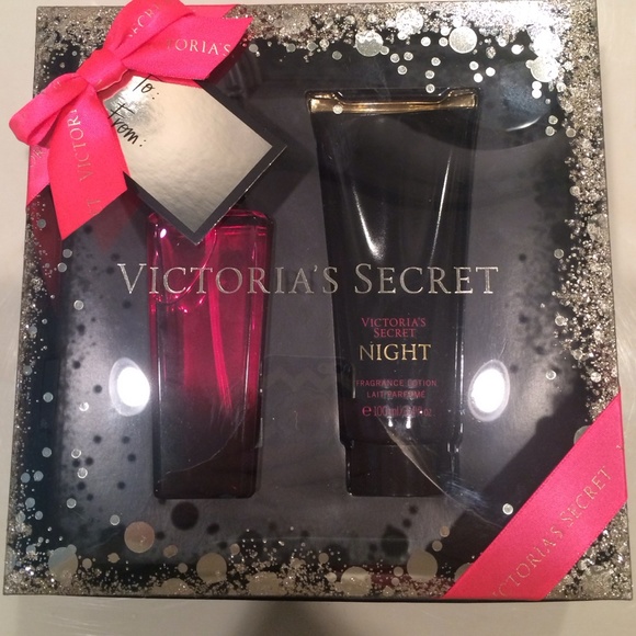 Victoria's Secret "night" set