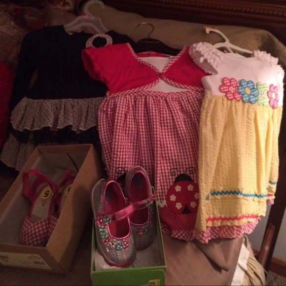 Bundle deal 65 for all baby clothes 12-24 months - Picture 1 of 4