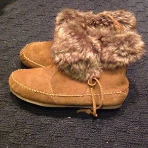 Minnetonka moccasins brand new