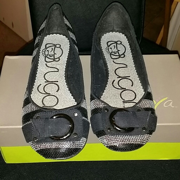 Sequin shoe