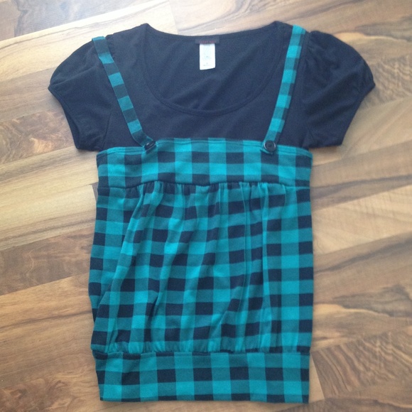 Checkered top