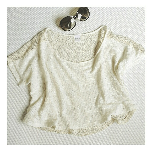 Kirra crochet lace  back crop