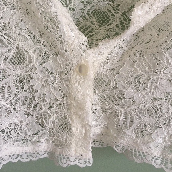 Lace Pull over - Picture 2 of 4