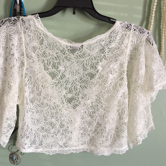 Lace Pull over - Picture 3 of 4