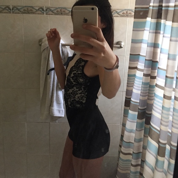 LACE ROMPER ✨ - Picture 2 of 4