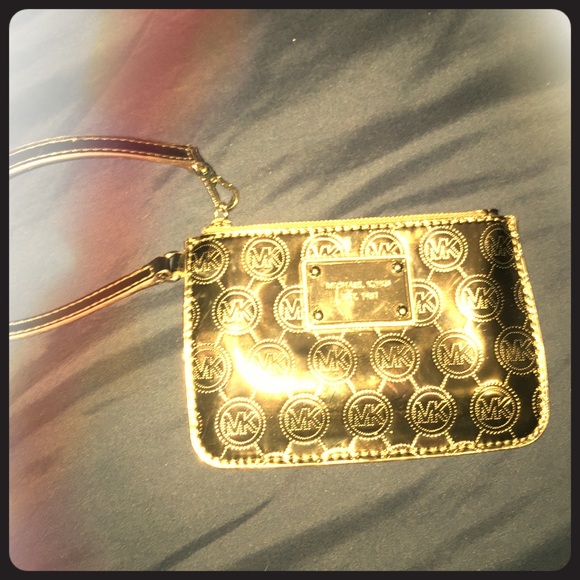 Michael kors wristlet ✨🔥
