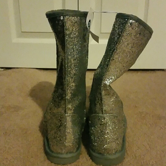 Boots - Picture 2 of 3