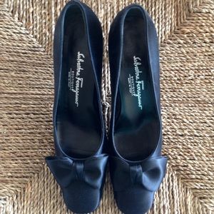 🎈SOLD Salvatore Ferragamo Satin Bow Heels