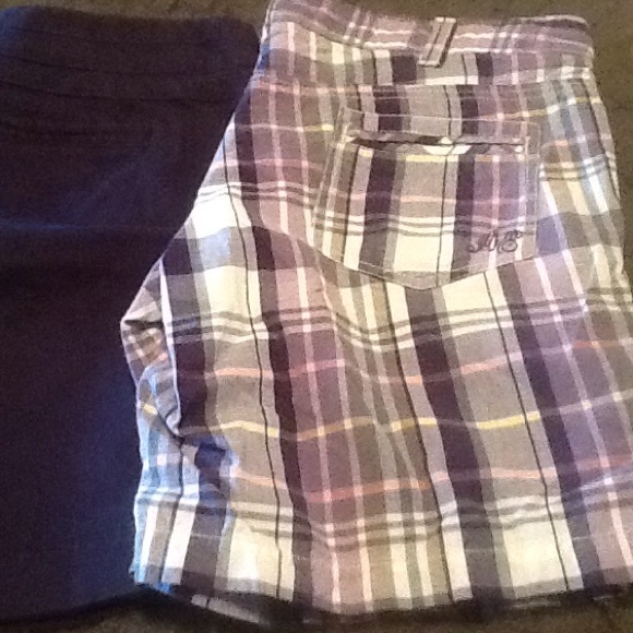 American Eagle Shorts Bundle /SIZE 6 INSEAM 8 inch