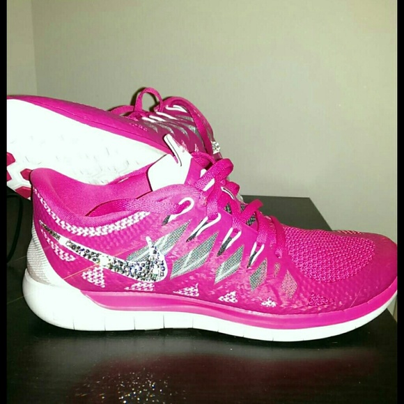 Nike Shoes - Nike Free 5.0