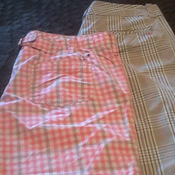 AMERICAN EAGLE SHORTS BUNDLE 2/18 SIZE 6 EUC - Picture 2 of 4