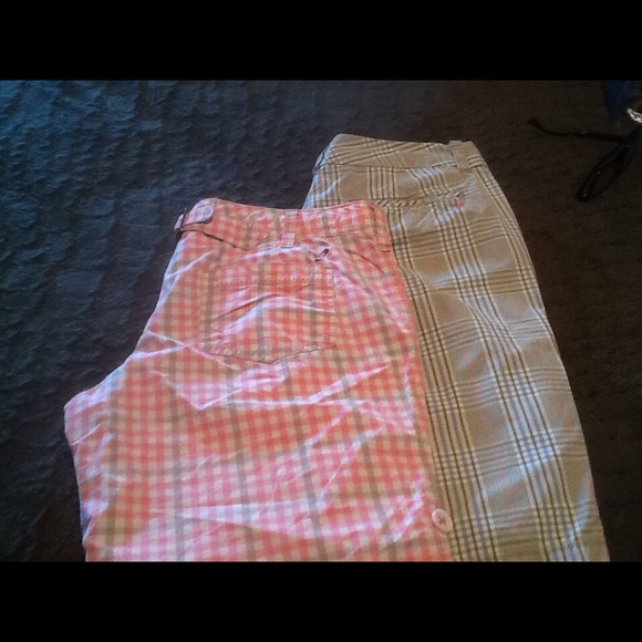AMERICAN EAGLE SHORTS BUNDLE 2/18 SIZE 6 EUC - Picture 3 of 4