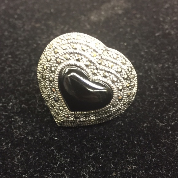 Gorgeouse Solid Silver Black Heart - Picture 2 of 3
