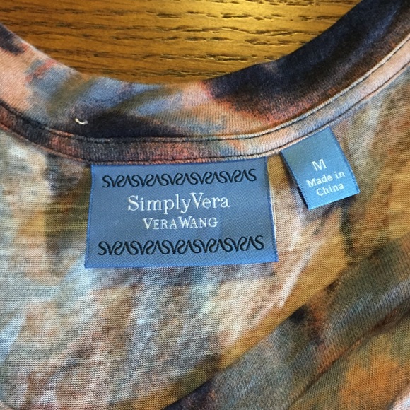 Vera wang long shirt with ruffles on front. - Picture 3 of 4