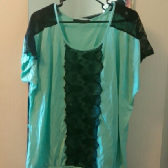 Maurices Lace arm top