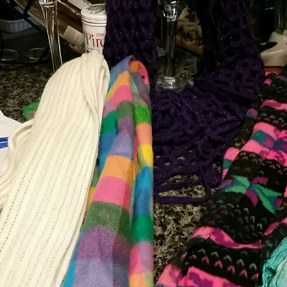Scarves - Picture 4 of 4
