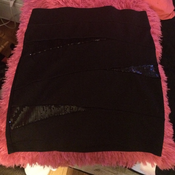 Dresses & Skirts - Black mini skirt