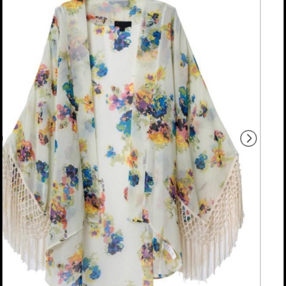✋🏻SOLD OUT✋🏻🎉2xHOST PICK🎉💜️Fringed Kimono💜 - Picture 2 of 4