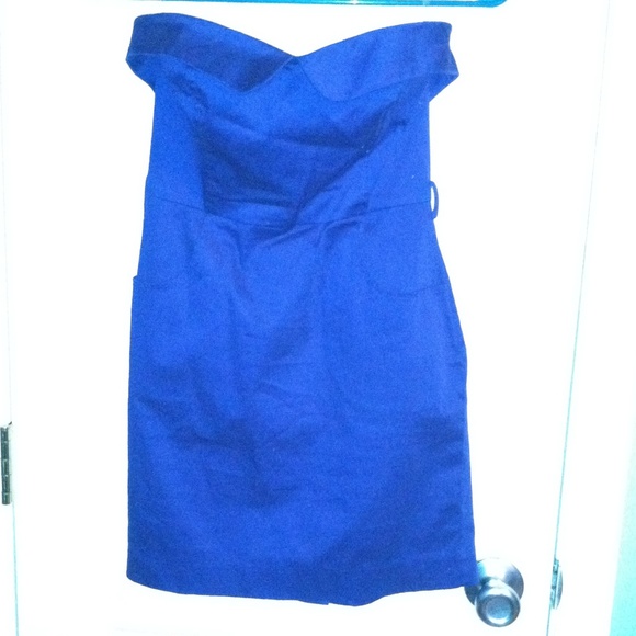 Purple strapless dress with pockets