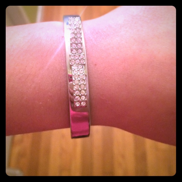 Cute bow bracelet