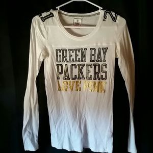 HOLDING VS Pink green bay packer long sleeve