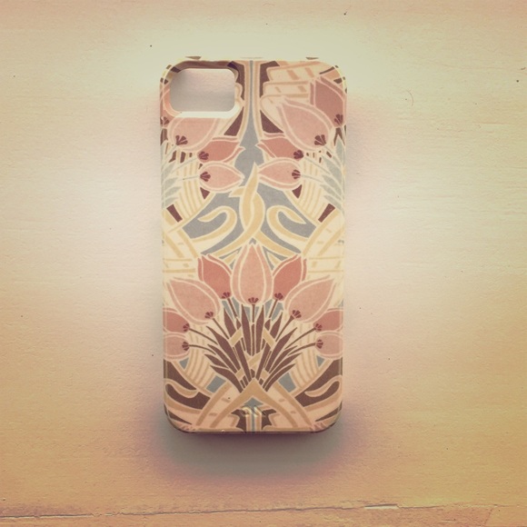 Cute iPhone 5 Case - Picture 1 of 3