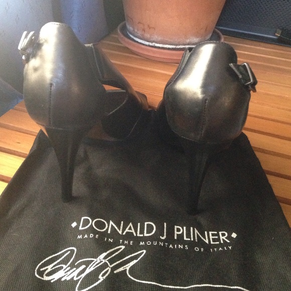 HP! NWOT Donald Pliner heels. Sz 8. - Picture 2 of 4