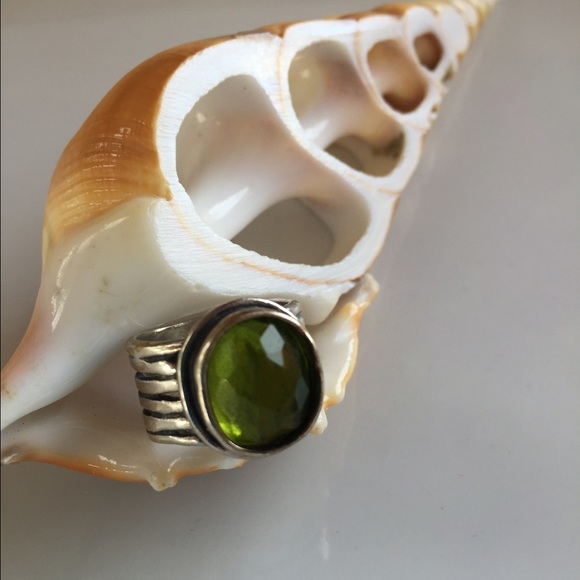 Silpada ring - green - size 5