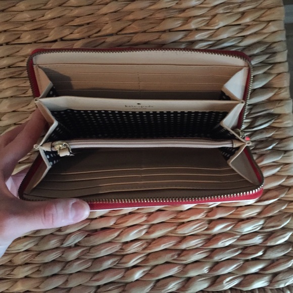 ❌SOLD ❌ Kate Spade Wallet - Picture 2 of 3