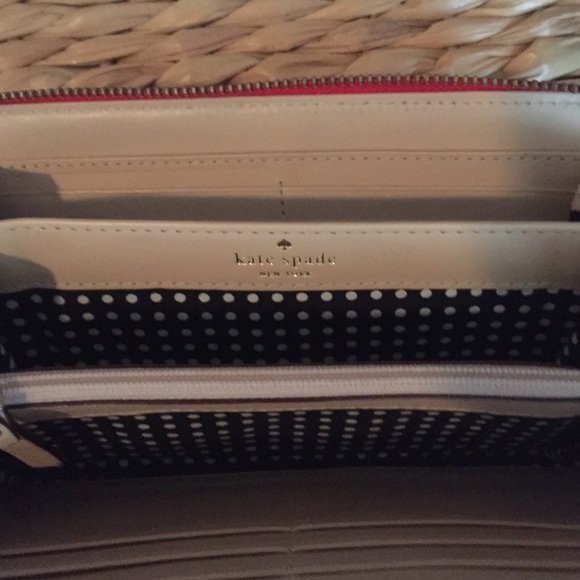 ❌SOLD ❌ Kate Spade Wallet - Picture 3 of 3