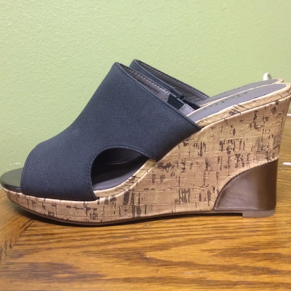 Black cork wedges NWOT