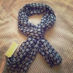 NEW Michael Kors sheer logo scarf- blk & wht