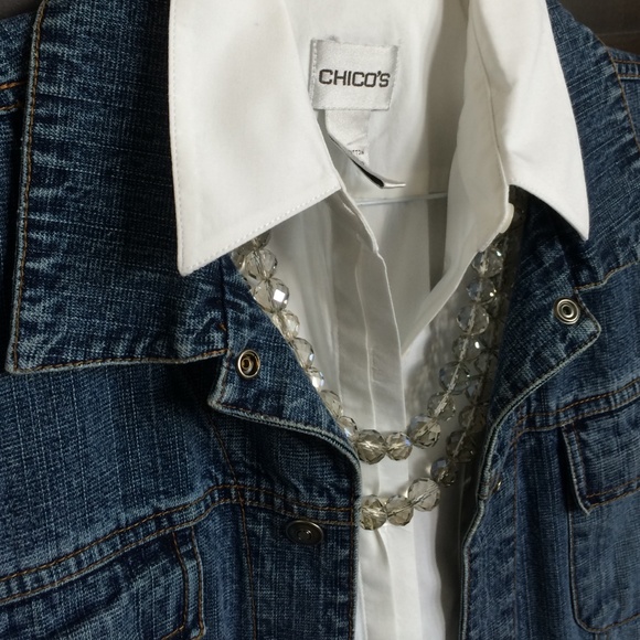 💙 Chico's denim jacket. Size 8 (Chico's size 1)