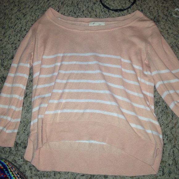 Sweater - Picture 1 of 2