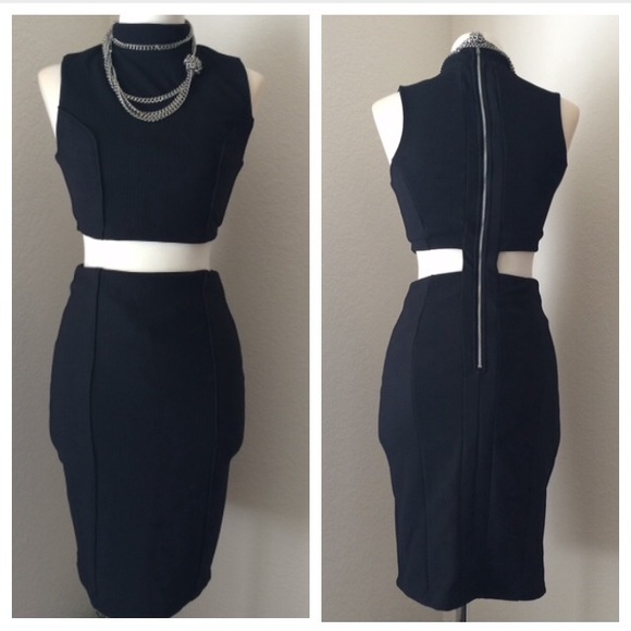 New without tags turtle neck dress with open front