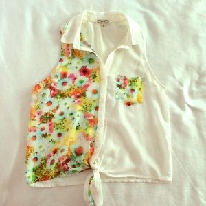 Floral/White Sleeveless Top