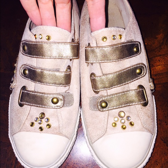 Cute Kathy Van Zeeland sneakers. Size 7