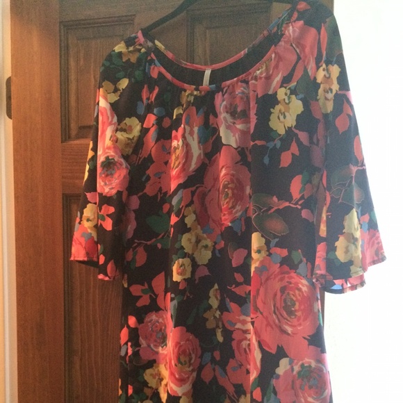 Bold floral shift dress