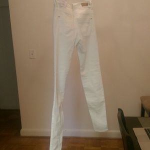 Skinny zara jeans in ecru.