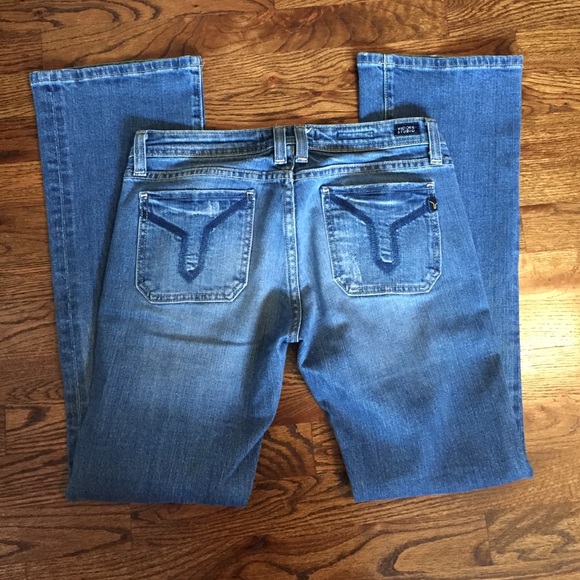 SOLD!!!!    Vigoss jeans in excellent condition!!!