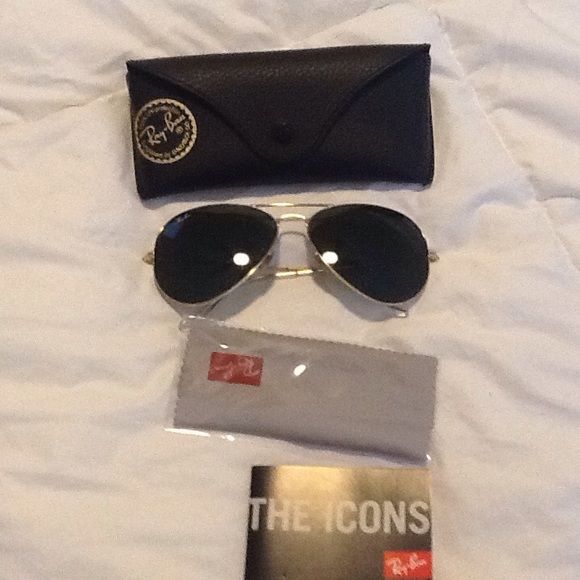 Ray Ban Aviators Sunglasses - Picture 2 of 2