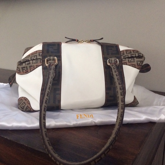 I'm selling this bag because I'm moving.