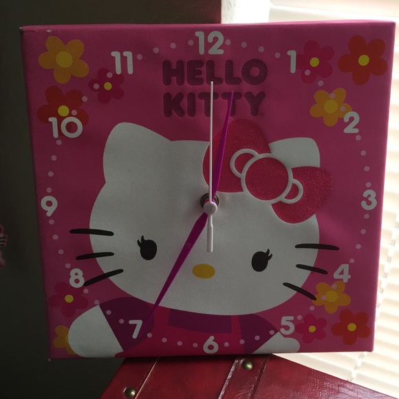Hello Kitty Clock