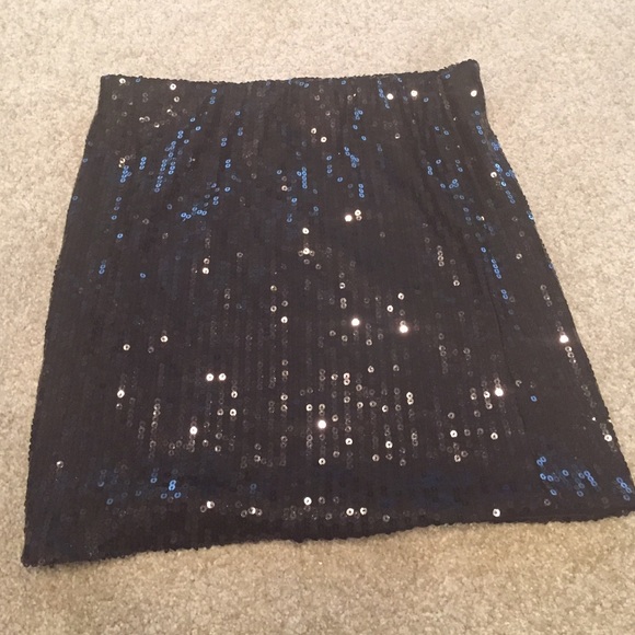Black sparkly skirt