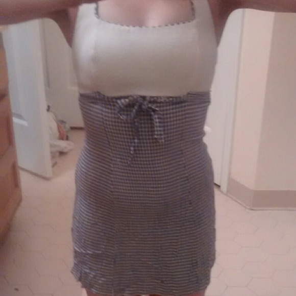 Dress - Picture 3 of 4