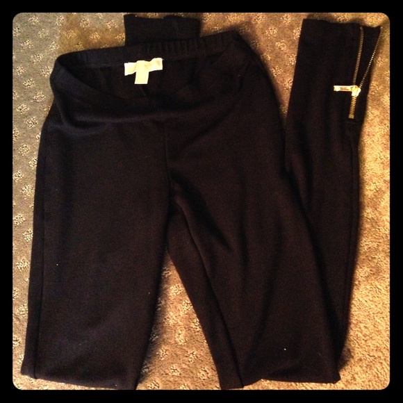 MICHAEL Michael Kors Pants - 🎉HOST PICK🎉 Michael Kors black Legging pants 🔮