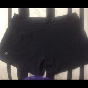 Lululemon groovy run shorts